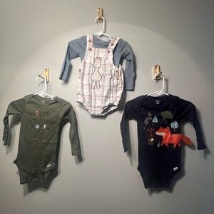 Baby Bodysuit Set with Fox and Bear Designs